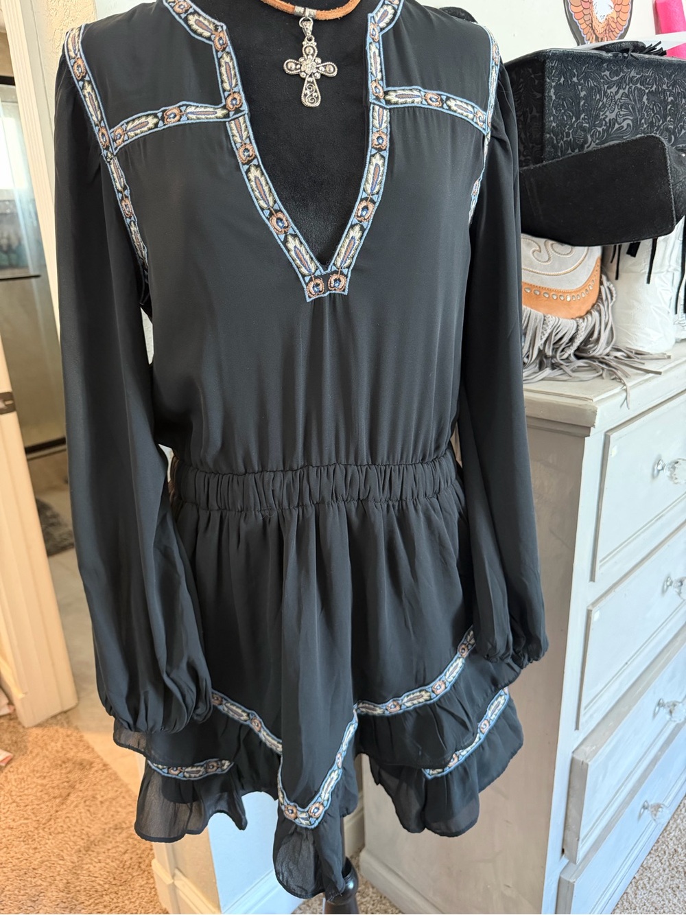 ABERCROMBIE Black Boho Embroidered V-Neck Ruffle Dress SIZE M